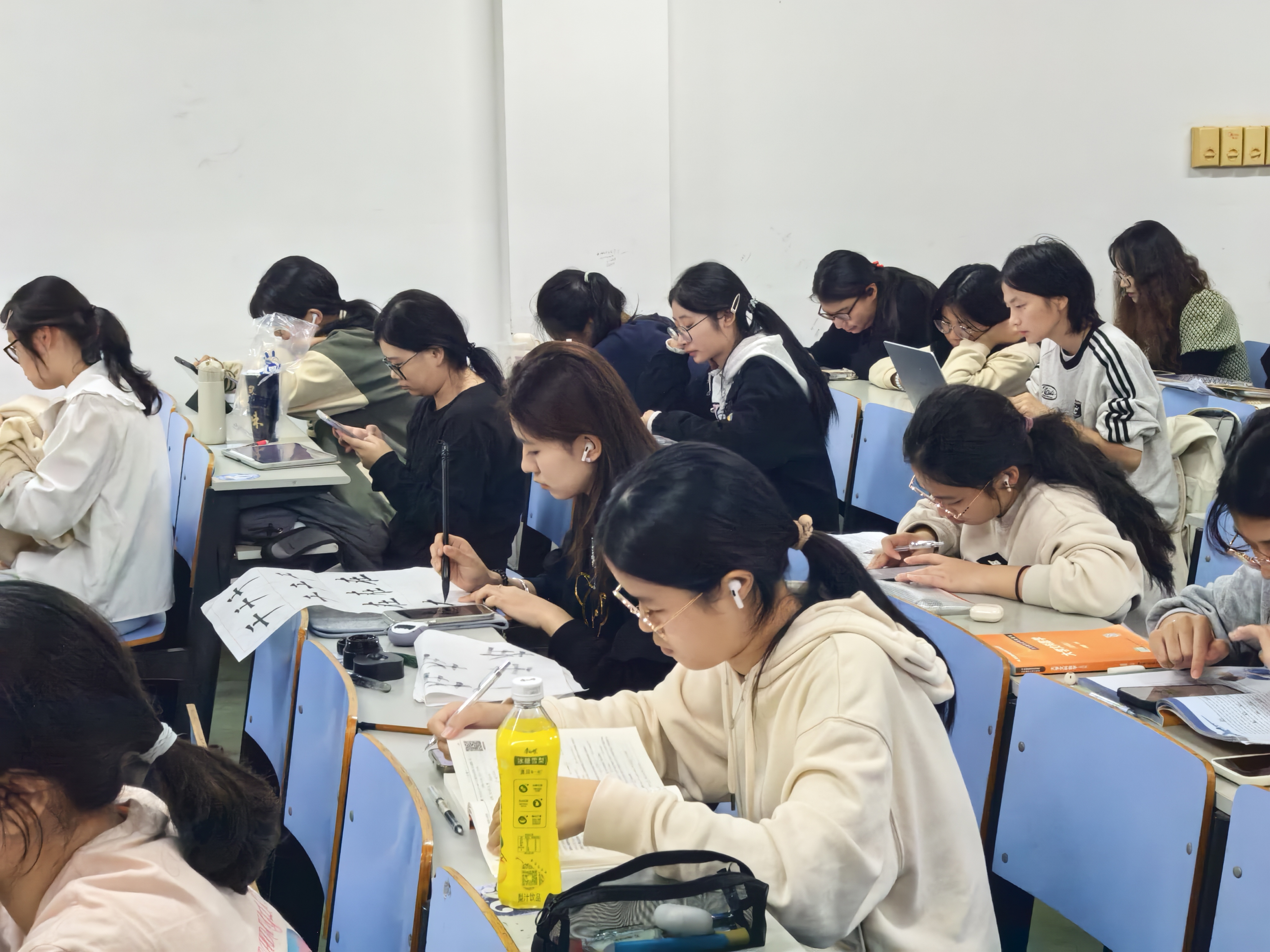 ba09c3de5b9b71de36e18c6c91b0b60.jpg ba09c3de5b9b71de36e18c6c91b0b60.jpg