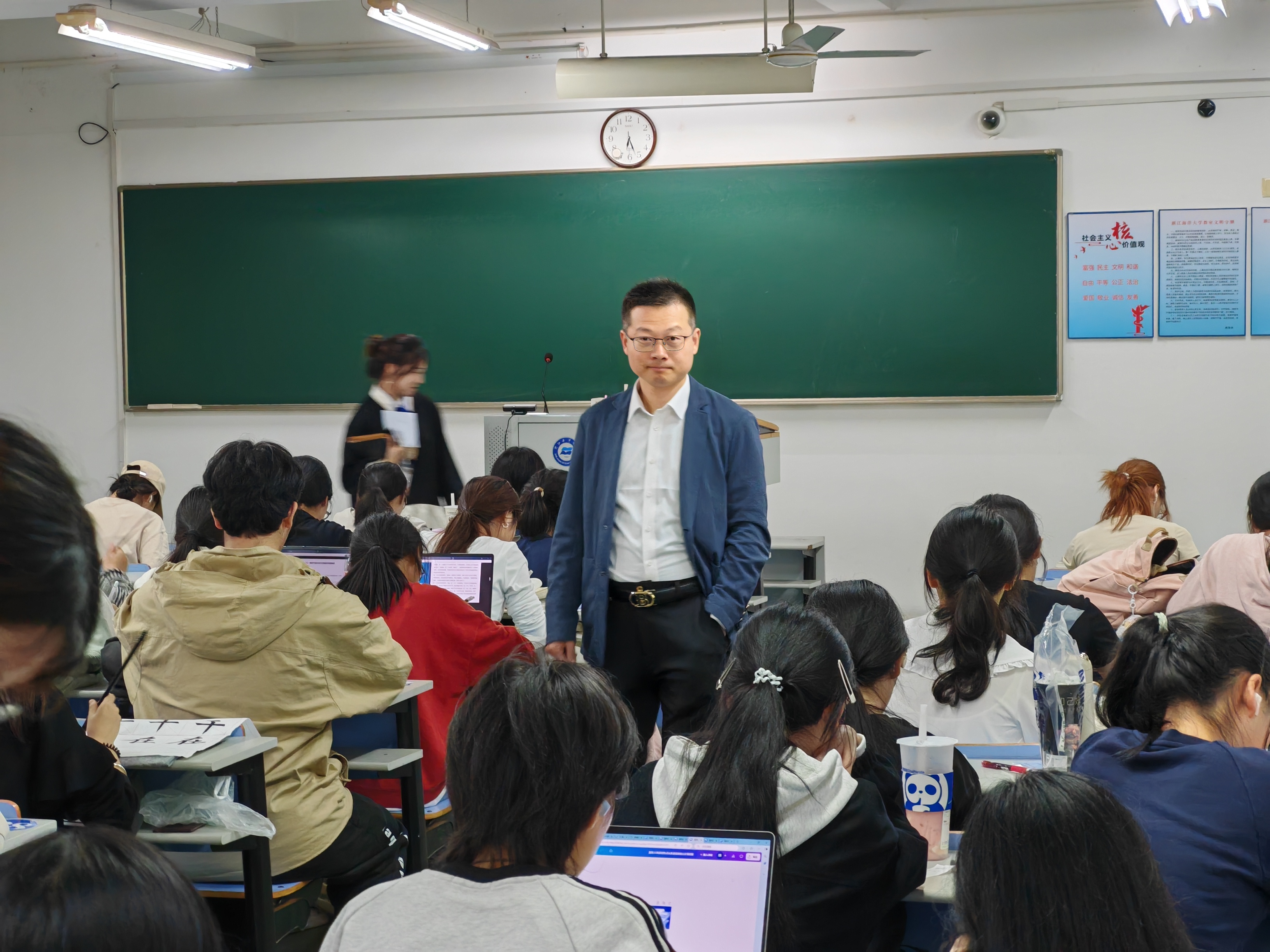 c379ef65f06f76338d4241a1c1b3d3f.jpg c379ef65f06f76338d4241a1c1b3d3f.jpg